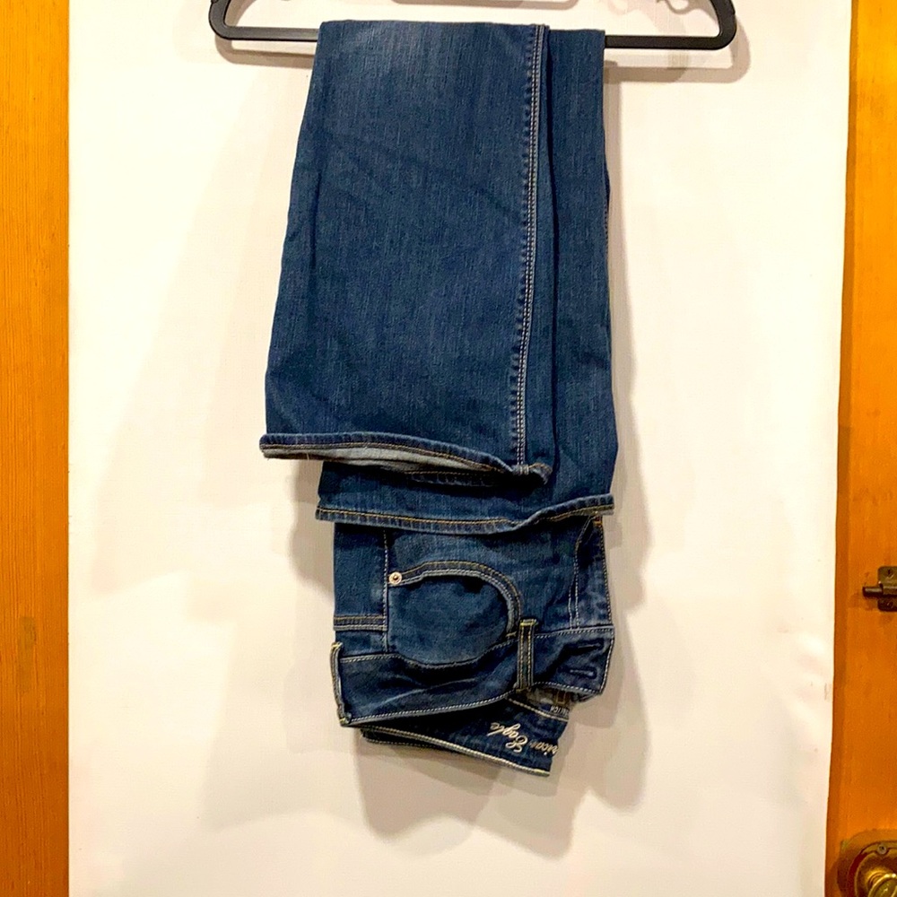 American Eagle artist size 6 short Jean